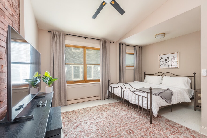 More Photos Of 124 E Abbott St, Lansford Specialty For Sale