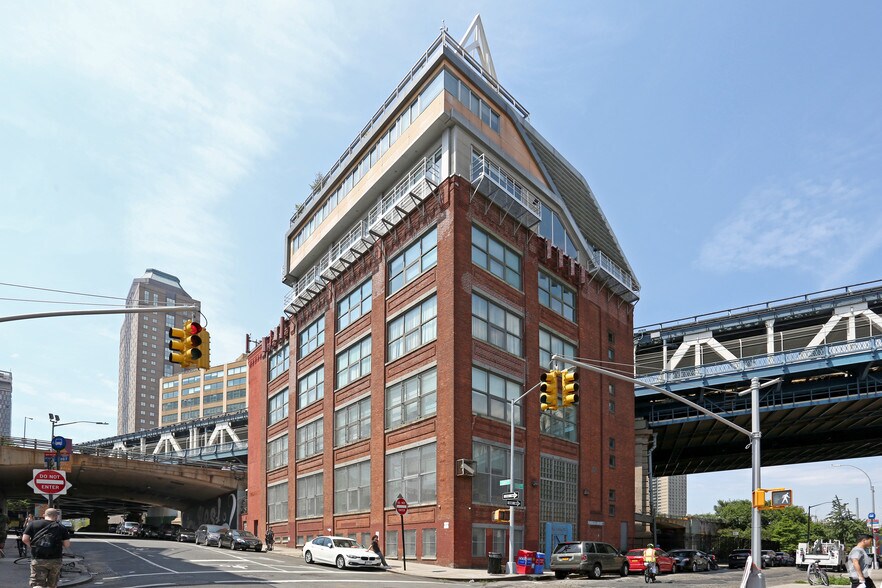 More Photos Of 110 York St, Brooklyn Office For Lease