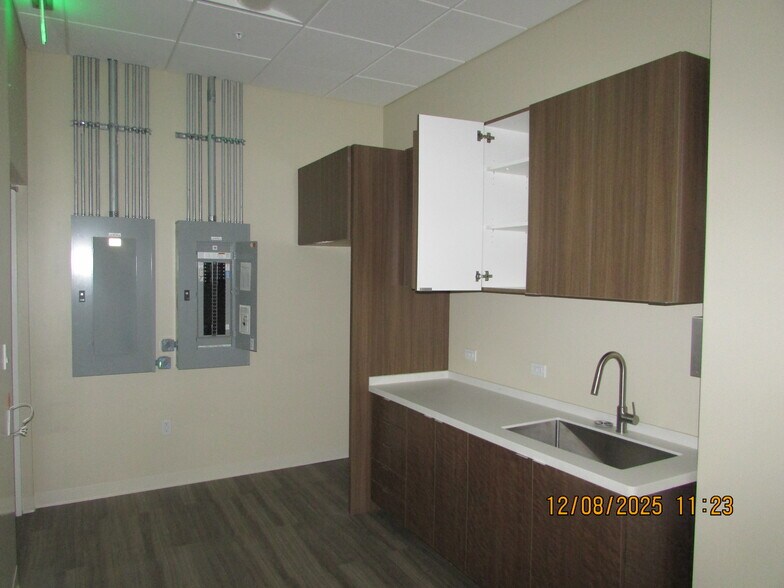 More Photos Of 19970-19976 S Tamiami Trl, Estero Unknown For Lease