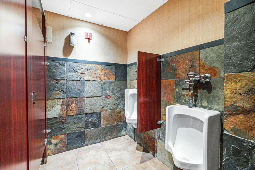 More Photos Of 1110 Brickell Ave, Miami Office For Sale