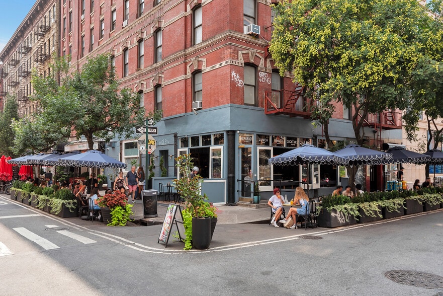 More Photos Of 334 Grand St, New York Apartments For Lease