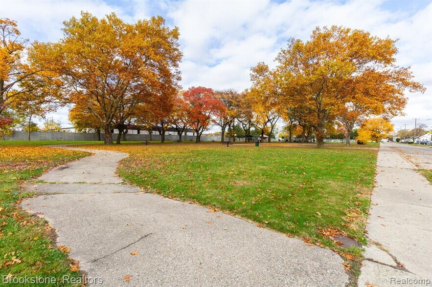 More Photos Of 22021 Memphis Ave, Warren Lodge Meeting Hall For Sale