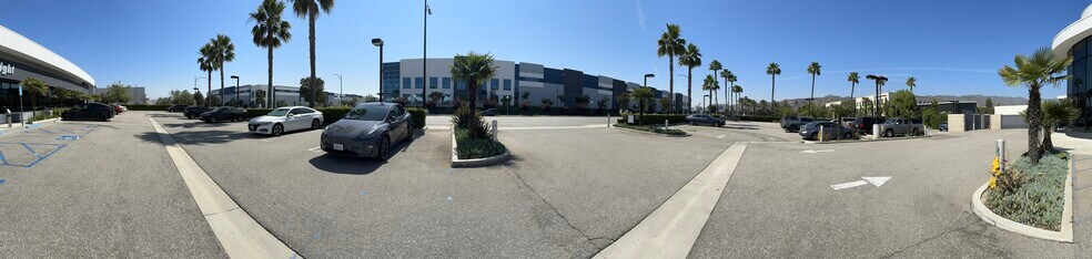 More Photos Of 2940 N Hollywood Way, Burbank Land For Lease