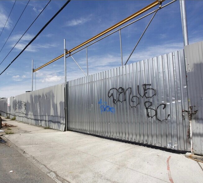 Primary Photo Of 1301 Metropolitan Ave, Brooklyn Land For Lease