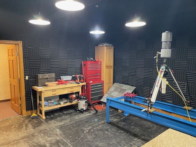 More Photos Of 2601 S Hub Dr, Independence Office For Sale