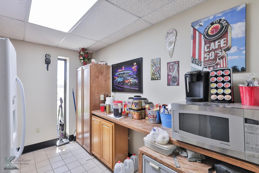 More Photos Of 2180 Maple St, Abilene Specialty For Sale