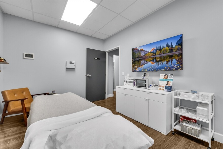More Photos Of 14241-14261 Fern Ave, Chino Warehouse For Sale