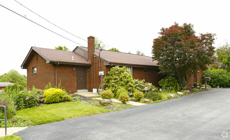 Primary Photo Of 960 Beaver Grade Rd, Coraopolis Medical For Lease