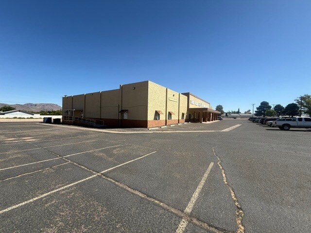 More Photos Of 2701 E Andy Devine Ave, Kingman Office For Sale