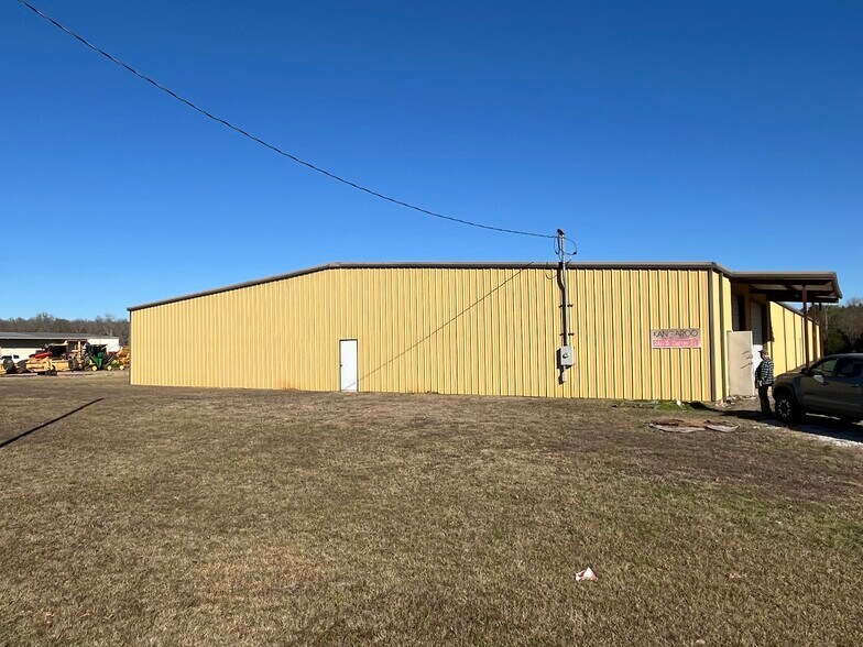 More Photos Of 286 Carter St, Okolona Warehouse For Lease
