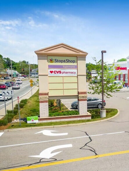 More Photos Of 1475 Newman Ave, Seekonk Supermarket For Sale