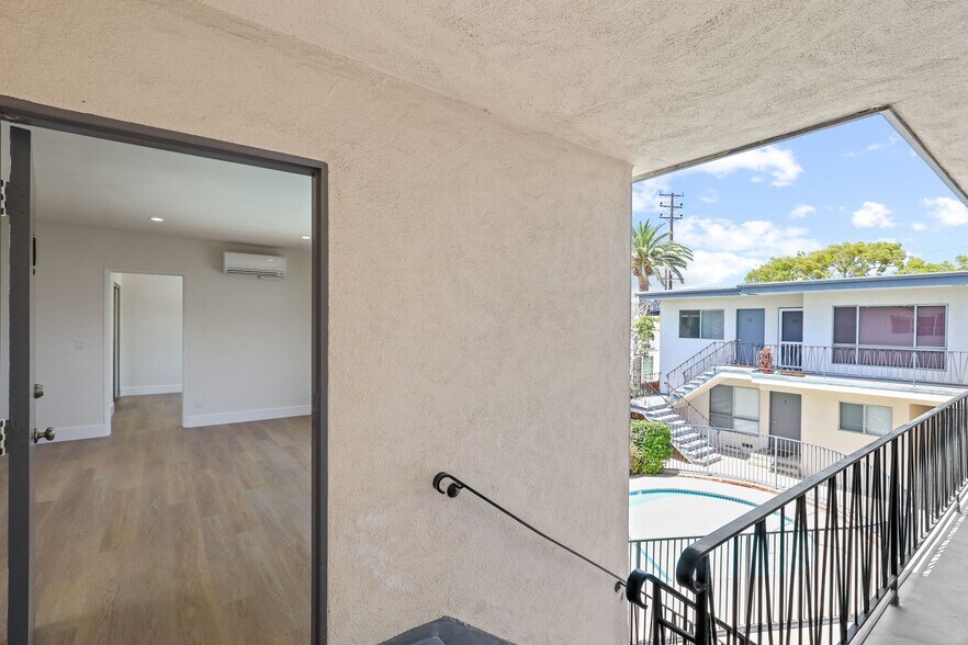 More Photos Of 2001 Penmar Ave, Venice Apartments For Sale