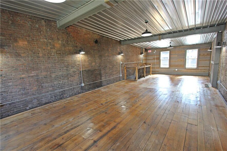 More Photos Of 51 State St, Rochester Storefront Retail Office For Lease