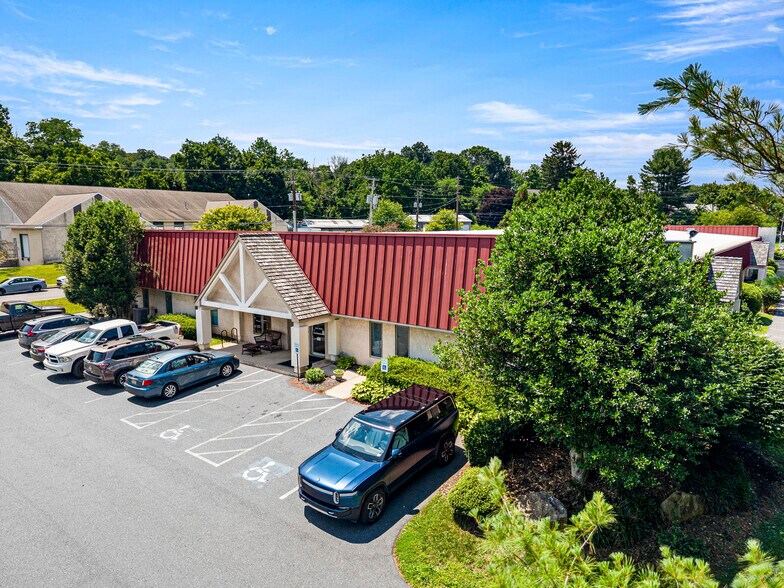 More Photos Of 51 S Pine St, Elverson Office For Sale