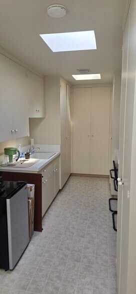 More Photos Of 1304 Oak Ave, Saint Helena Office For Lease