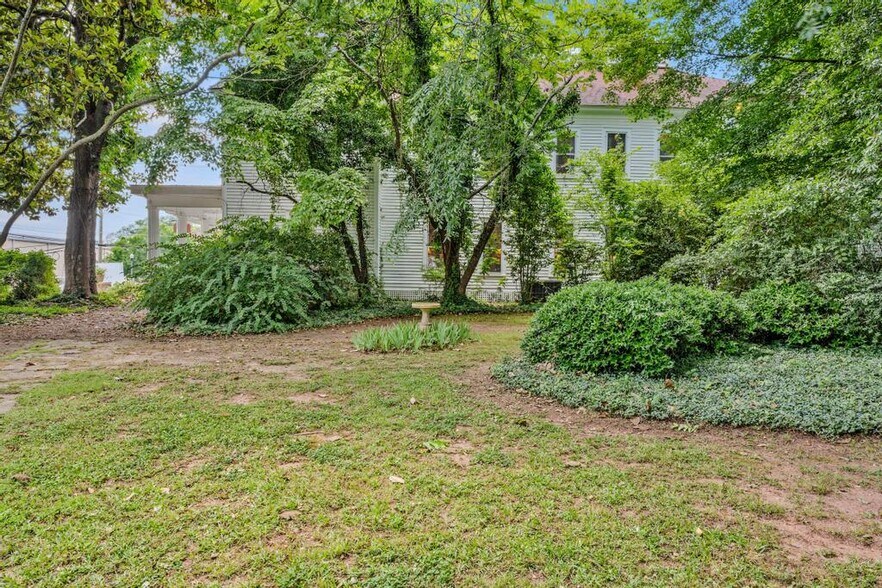 More Photos Of 252 Seavy St, Senoia Hospitality For Sale