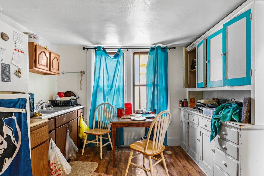 More Photos Of 2118 Atwood Ave, Madison Storefront For Sale