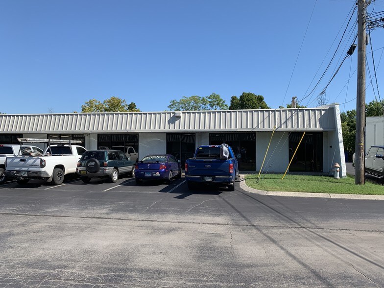More Photos Of 118-122 Space Park Dr, Nashville Unknown For Lease