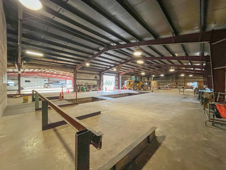 More Photos Of 668 Hollis Rd, Hollis Center Warehouse For Sale