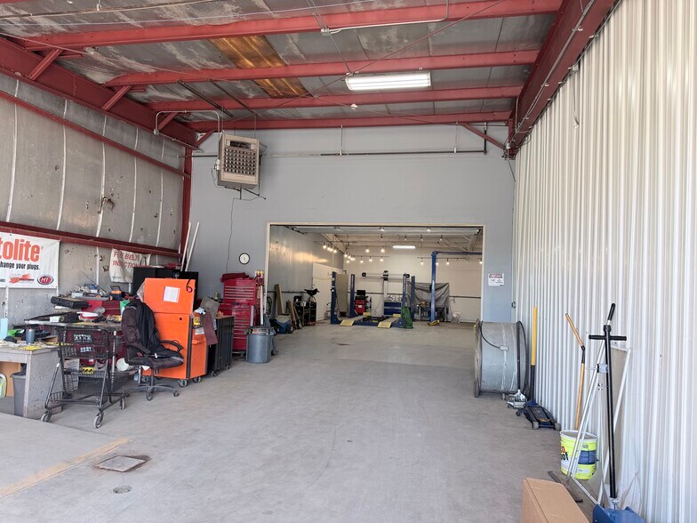 More Photos Of 395 S Locust St, Manteno Light Distribution For Lease