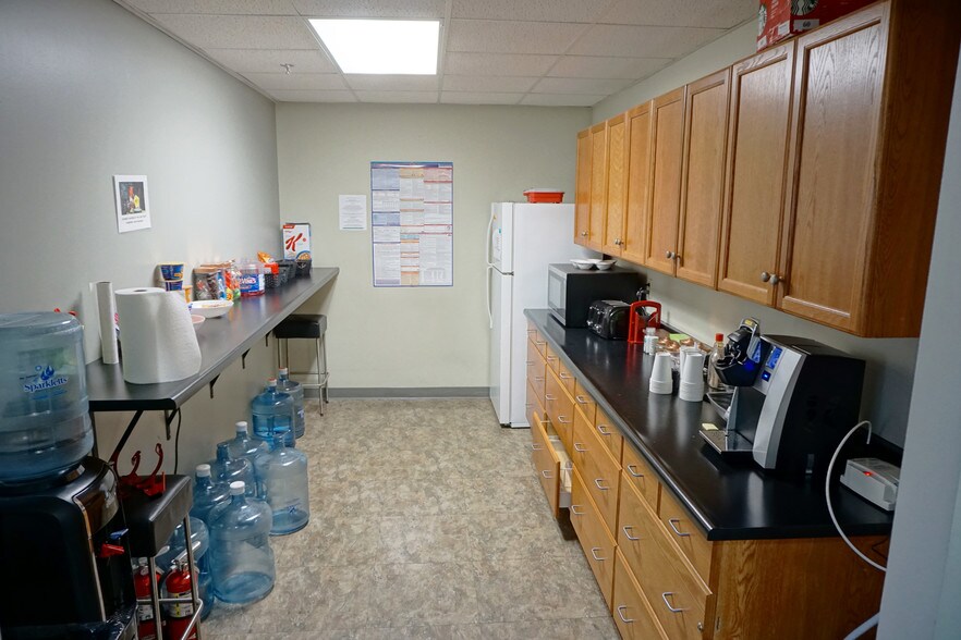 More Photos Of 639 S Glenwood Pl, Burbank Office For Lease