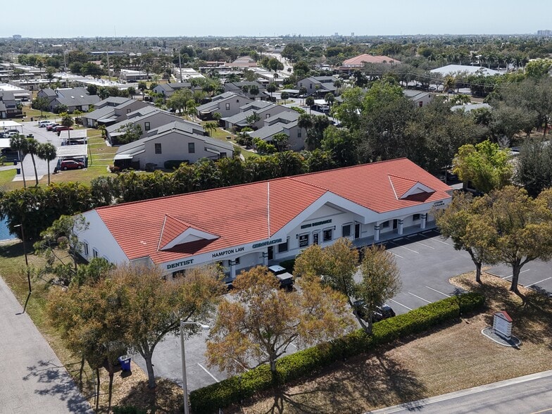 More Photos Of 8931 Conference Dr, Fort Myers Office For Lease