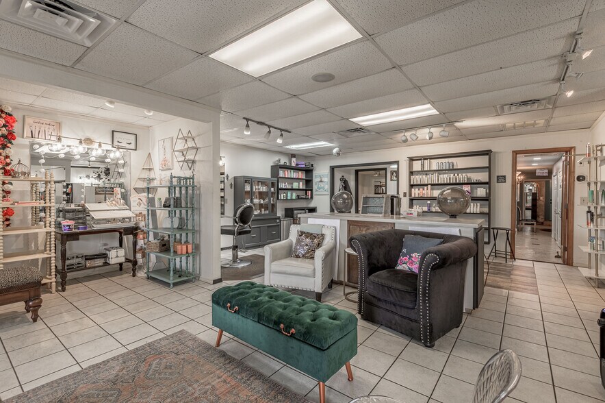 More Photos Of 131 Commerce st, Lovelady General Retail For Sale