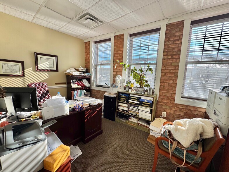 More Photos Of 2600-2610 Pettit Ave, Bellmore Storefront Retail Office For Sale