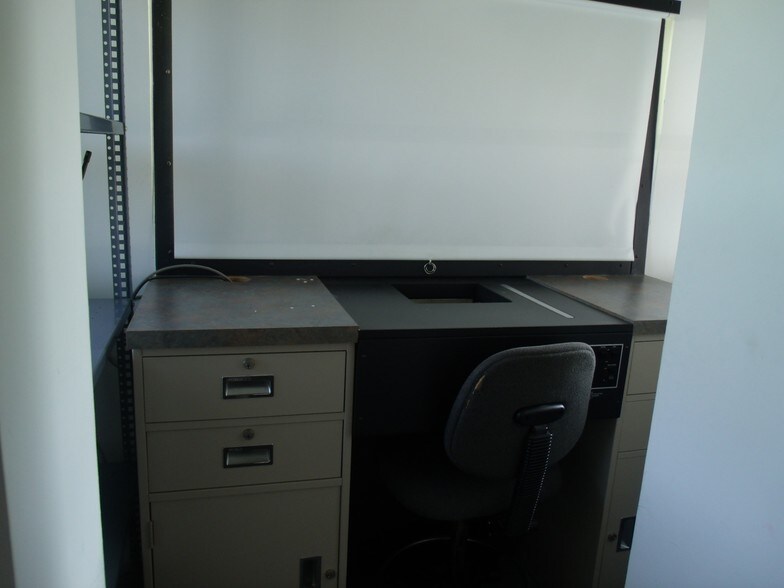 More Photos Of 1000 Elm St, Fulton Freestanding For Sale