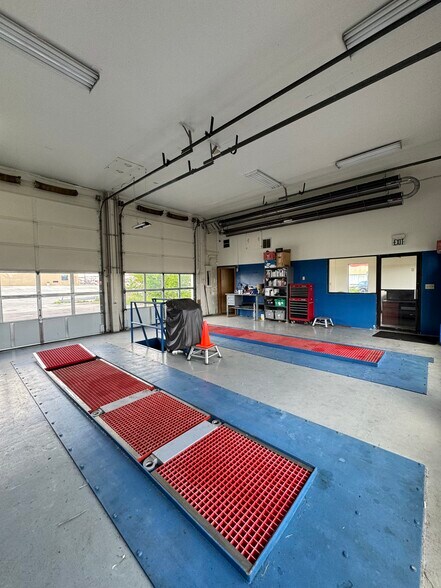 More Photos Of 4535 Coldwater Rd, Fort Wayne General Retail For Sale