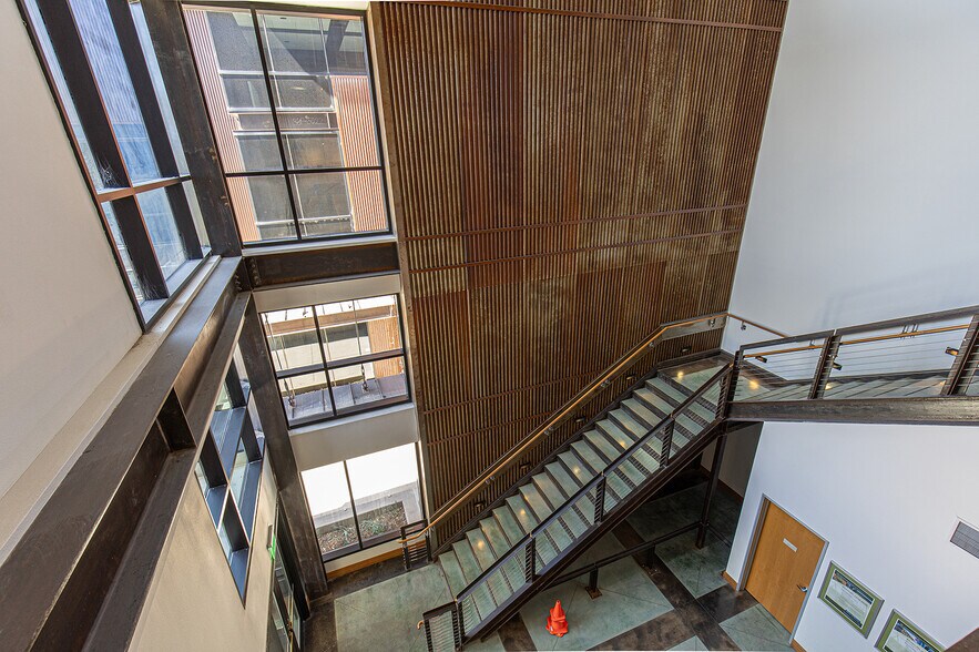 More Photos Of 175 Mercado St, Durango Office For Lease