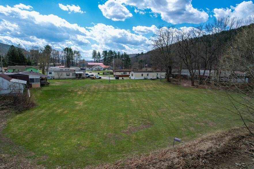 More Photos Of 45 Pumphouse Rd, Hancock Manufactured Housing Mobile Home Park For Sale