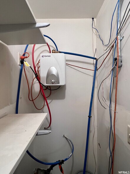 More Photos Of 540 Wright Brothers Dr, Naples Warehouse For Lease