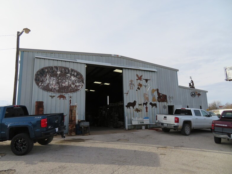 More Photos Of 1902 N Treadaway Blvd, Abilene Showroom For Sale