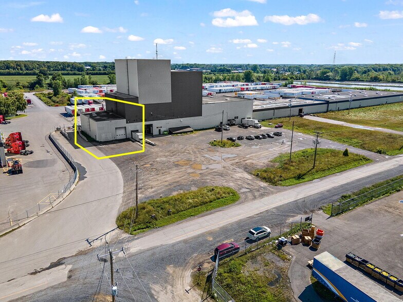 More Photos Of 35-75 Rue De L'acier, Coteau-du-lac Manufacturing For Sale