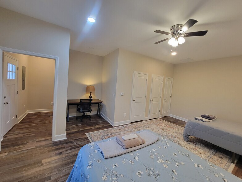 More Photos Of 109 E Highfill Ave, Liberty Apartments For Sale