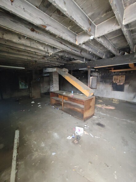 More Photos Of 1823 W 8th St, Muncie Multifamily For Sale