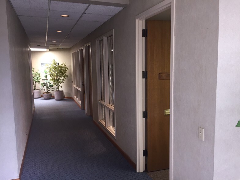 More Photos Of 100 Saratoga Ave, Santa Clara Office For Lease