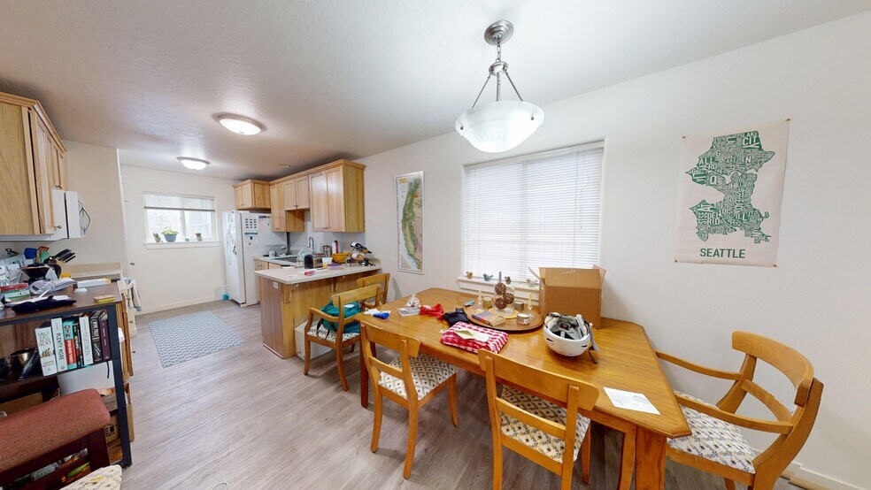 More Photos Of 1696 NE Lotus Dr, Bend Multifamily For Sale