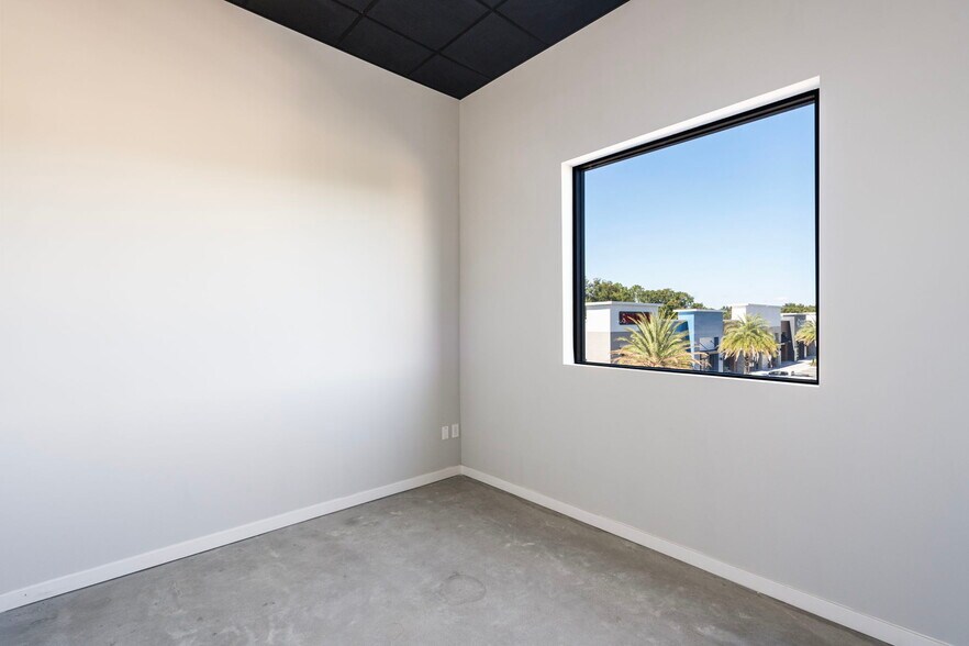 More Photos Of 1711 Amazing Way, Ocoee General Retail For Lease