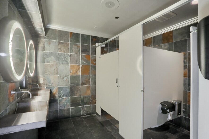 More Photos Of 634 Camp Horne Rd, Pittsburgh General Retail For Sale