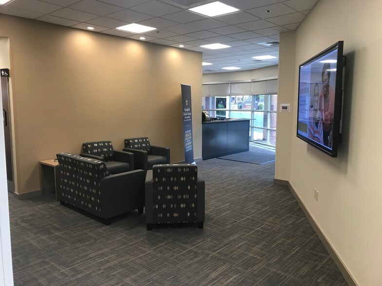 More Photos Of 1845 S National Ave, Springfield Office For Sale