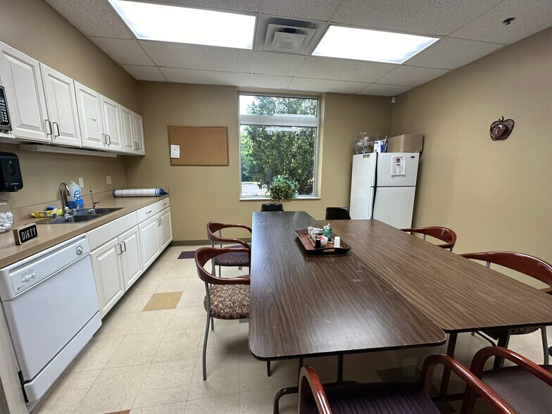 More Photos Of 240 W Cook Rd, Mansfield Medical For Sale