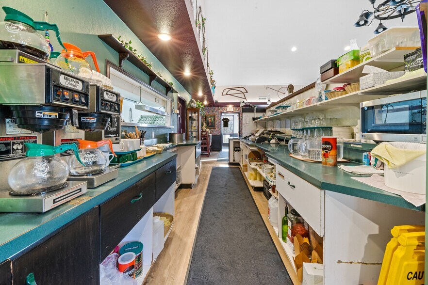 More Photos Of 1916 10th Av, Spruce View Restaurant For Sale