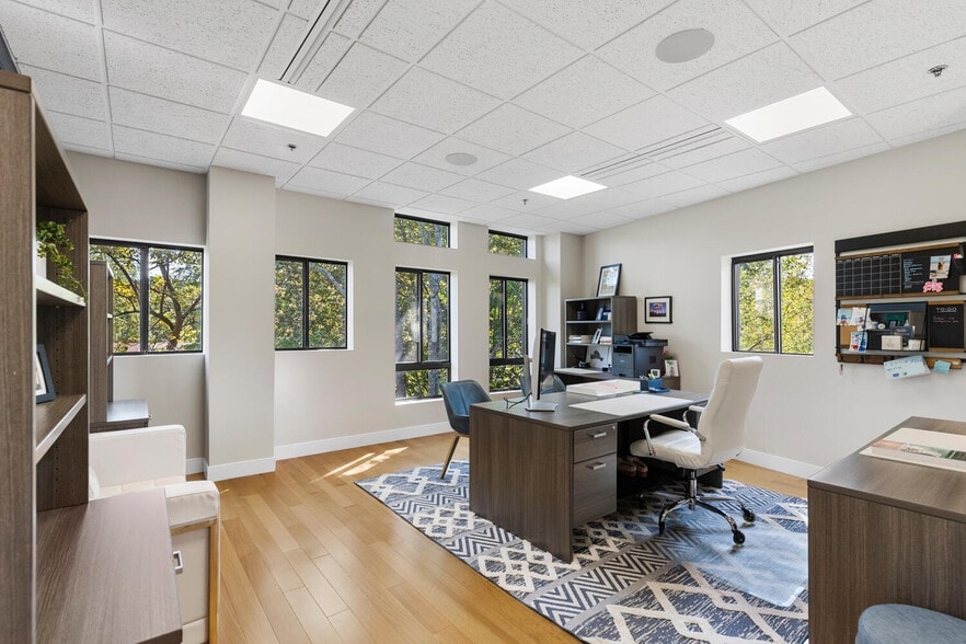 More Photos Of 63 Shore Rd, Winchester Medical For Sale