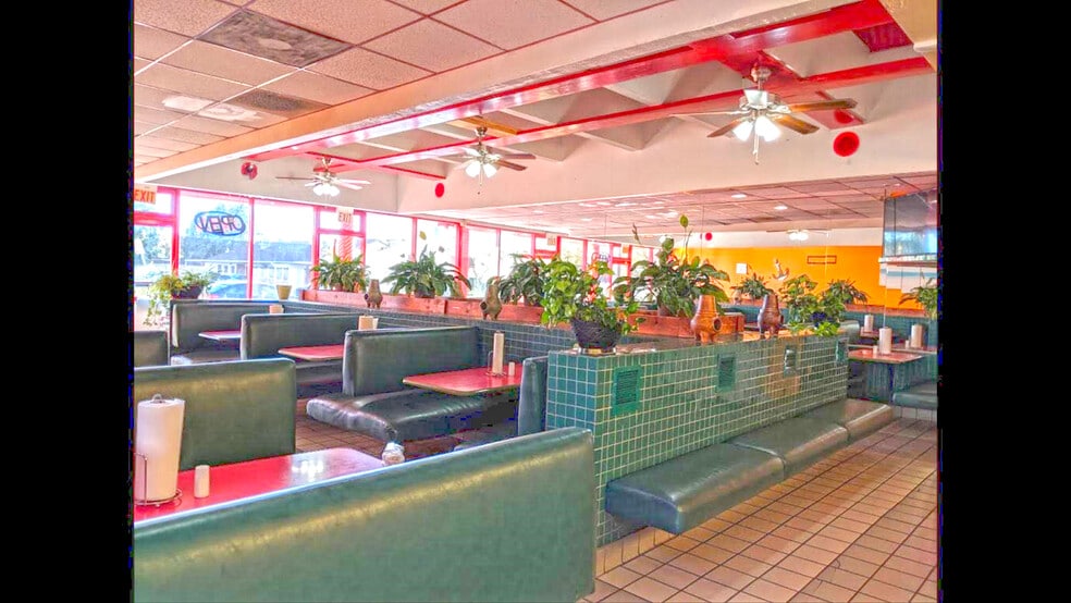 More Photos Of 5901 Gibson Blvd SE, Albuquerque Restaurant For Sale
