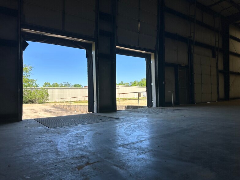 More Photos Of 135 Industrial Dr N, Madison Warehouse For Sale