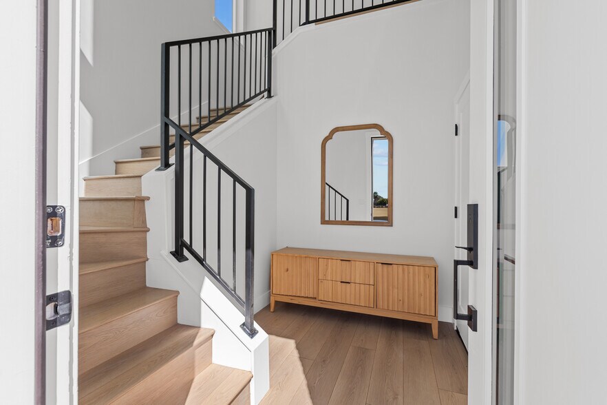 More Photos Of 4833-4845 Chippendale Dr, Sacramento Apartments For Sale