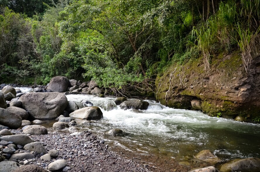 More Photos Of 0 Kahekili Hwy, Wailuku Land For Sale