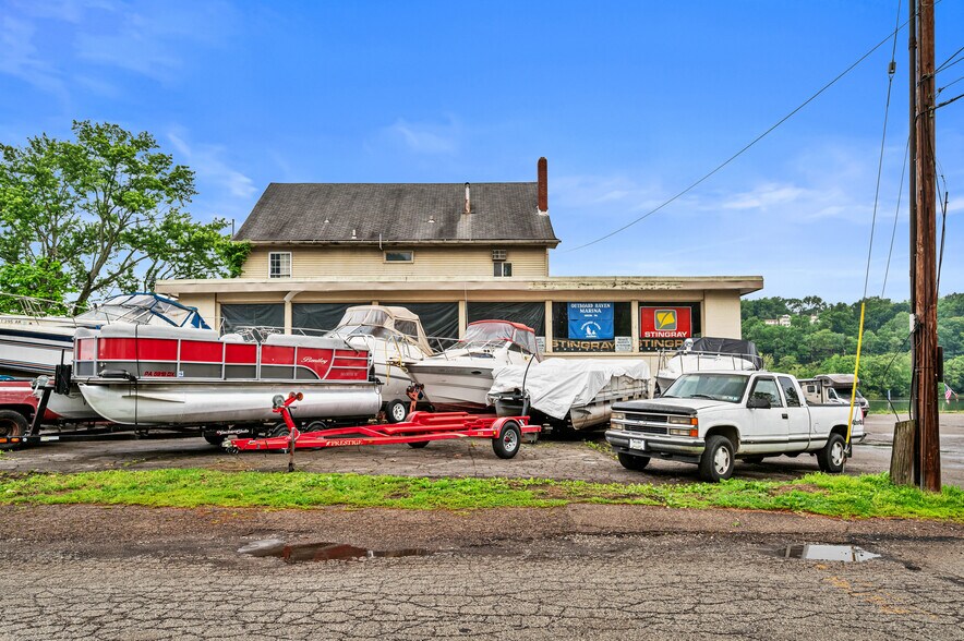 More Photos Of 228 Arch St, Verona Marina For Sale
